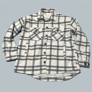 White Grey Plaid Flannel Womens Button Up Collar Pockets small oversized shacket